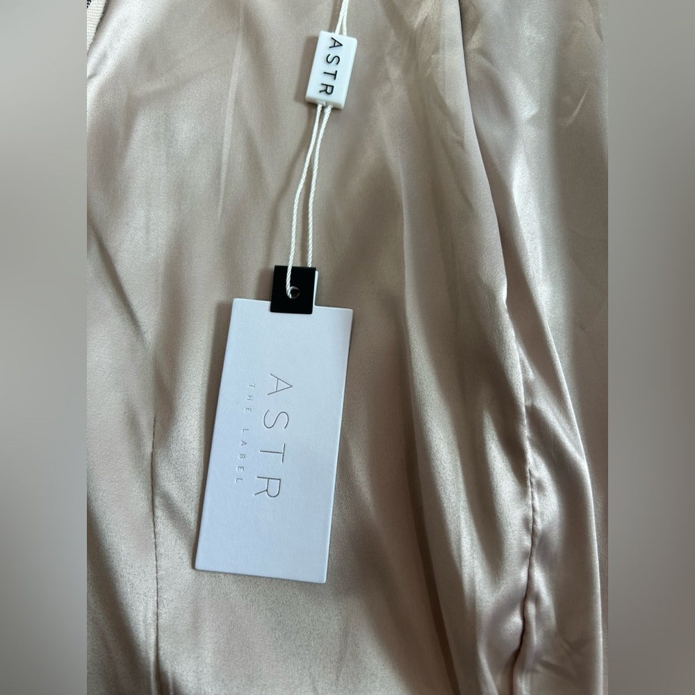 ASTR - The Label Rozette Cropped Pinstripe Linen Jacket Size XS - Picture 11 of 13
